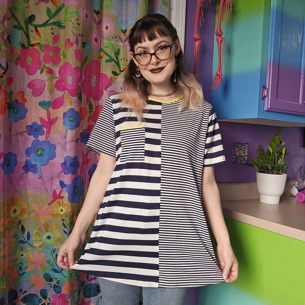 Two Tone Stripe Navy White & Yellow 80's Vintage Single Stitch T-Shirt Retro